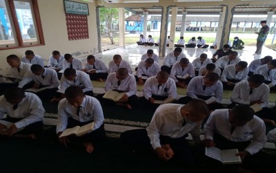 Pembinaan akhlak mulia dan budi pekerti luhur